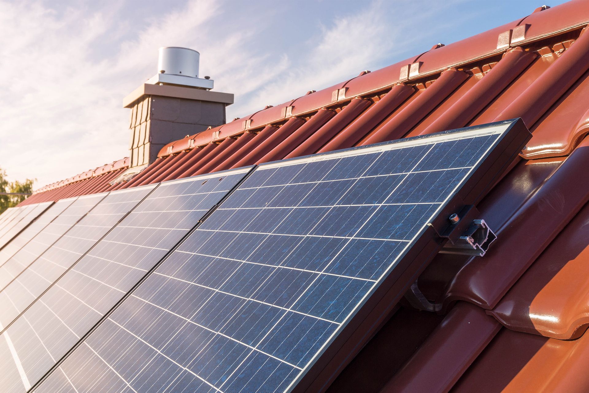 Solární panely na střeše - DEKSOLAR